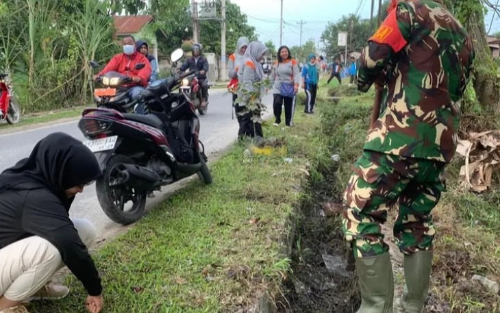 Camat Kota Kisaran Timur Pimpin Kegiatan Masyarakat Bersih Lingkungan Kecamatan Kota Kisaran Timur