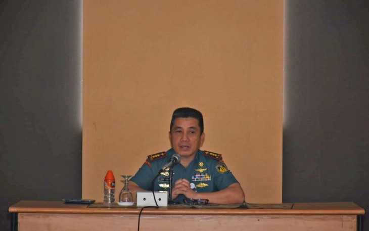 Komandan Wing Udara 2, Kolonel Laut (P) Ma'arif, menggelar pertemuan khusus dengan perwira penerbang dan teknik di Briefing Room Skuadron Udara 200, Lanudal Juanda, Selasa (15/8/2023).