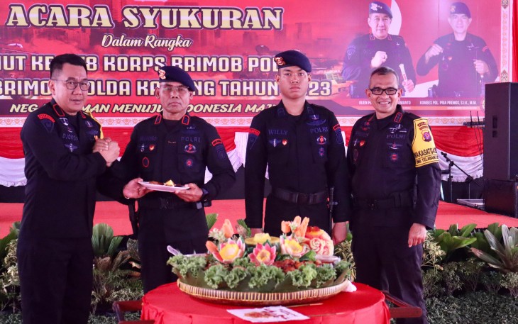 Potong Tumpeng Warnai Syukuran HUT Korps Brimob Ke-78 di Polda Kalteng
