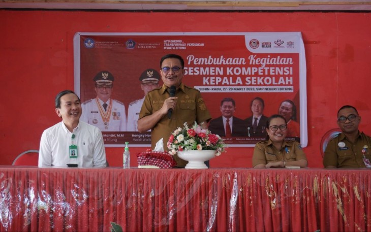 Wali Kota Bitung, Maurits Mantiri saat memberikan sambutan pada pembukaan assessment