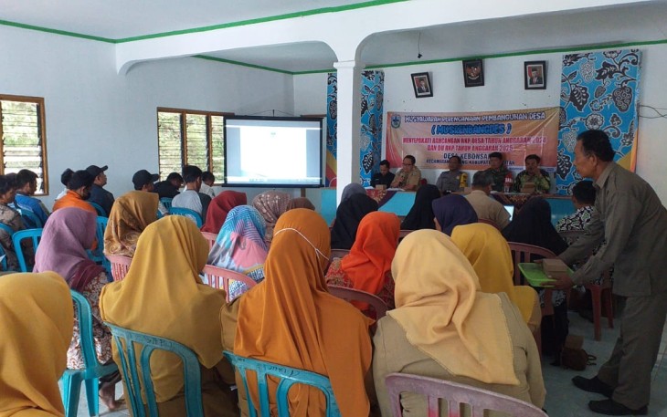  Babinsa Koramil 0801/10 Punung Dukung Kemajuan di Tingkat Desa