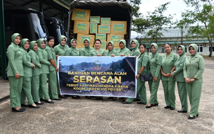 Persit Korem 033/WP Kirim Bantuan untuk Serasan