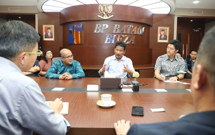 Chief Executive Officer (CEO) Xinyi Glass Holdings Limited, Tung Ching Sai di Marketing Center, BP Batam pada Minggu, (16/4/2023).