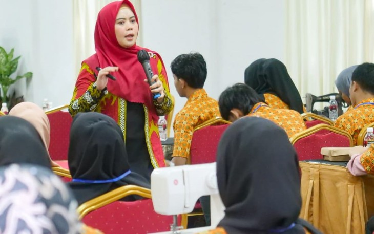 Ketua Dharma Wanita Persatuan Kabupaten Bintan Elyza Riani 