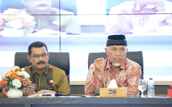 Gubernur Sumbar Mahyeldi menggelar rapat terbatas, bahas persoalan pembangunan jalan tol Padang-Pekanbaru.