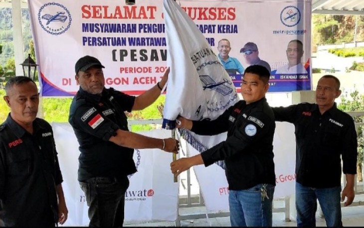 Seni Hendri Terpilih Kembali Nahkodai 'Pesawat'