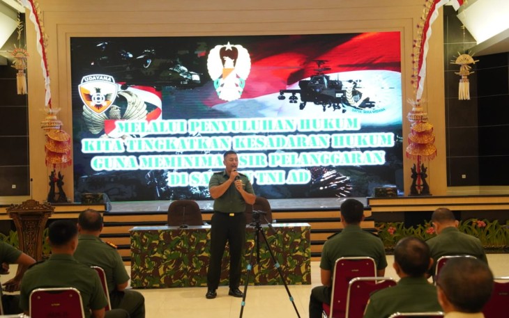 PNS dan Persit Makodam IX/Udayana Ikuti Penyuluhan Hukum
