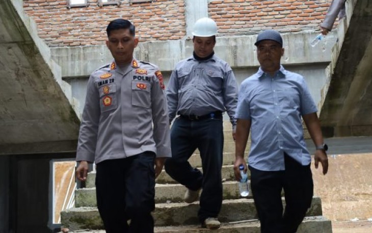 Kapolres AKBP Imam Zamroni, SIK, MH, tinjau pertapakan Markas Polres Tapanuli Selatan (Tapsel), Rabu (24/5/2023)