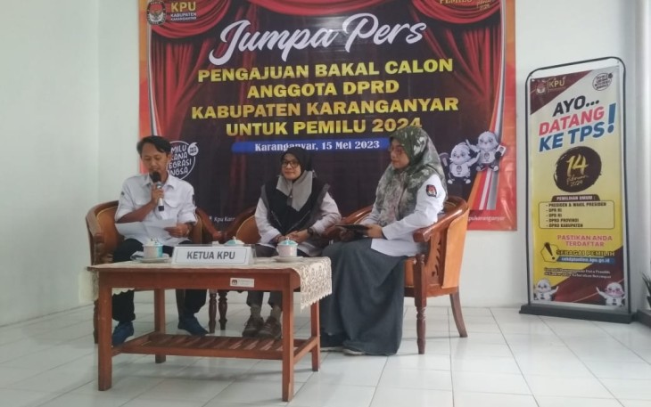 Jumpa pers tahapan pengajuan bacaleg DPRD Karanganyar untuk Pemilu 2024 di Kantor KPU Karanganyar, Senin (15/5/2023).