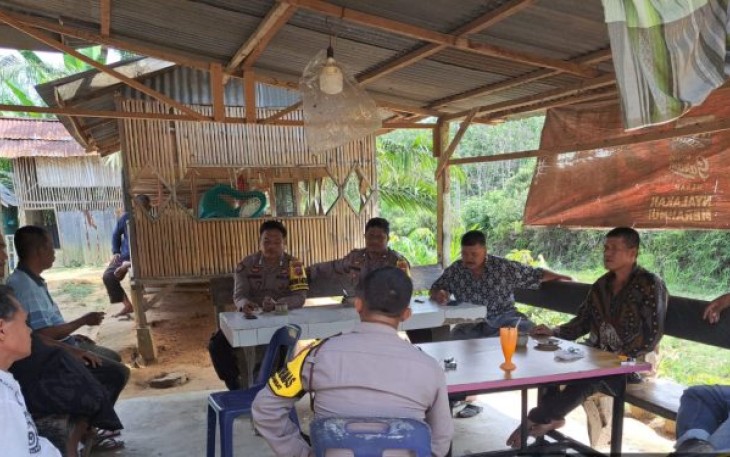 Dalam rangka cooling system jelang Pemilu 2024, personel Polsek Padang Bolak datang sambangi calon anggota Legislatif (Caleg), Senin (6/11/2023) pagi.