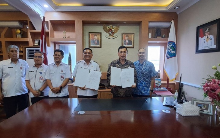 Walikota Bitung bersama unklab saat melakukan penandatanganan kerjasama