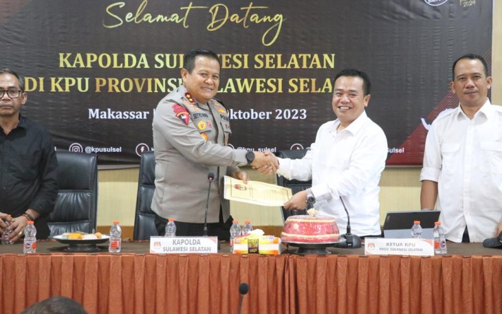 Kapolda Sulsel saat berkunjung ke KPU Sulsel