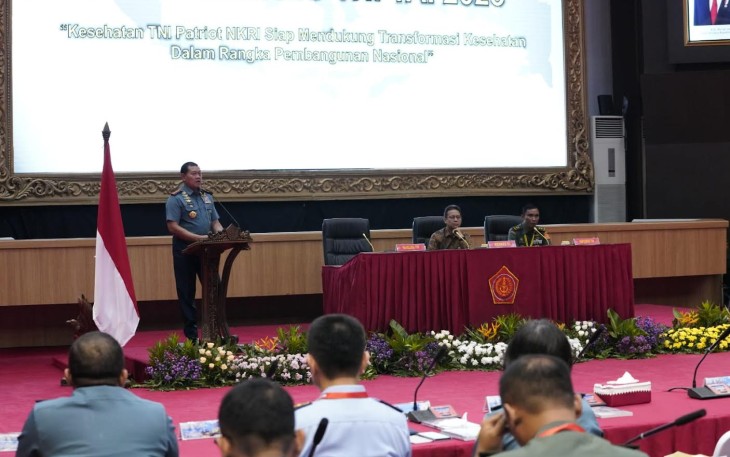 Panglima TNI Laksamana TNI Yudo Margono, S.E., M.M. saat memberikan amanat pada acara Rapat Koordinasi Teknis Kesehatan (Rakorniskes) TNI TA 2023, bertempat di Aula Gatot Subroto Mabes TNI, Cilangkap, Jakarta Timur, Rabu (29/03/2023).