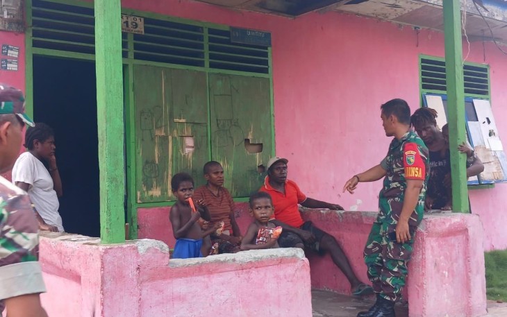 Babinsa Koramil 1710-07/Mapurujaya Lakukan Komsos Secara Intensif