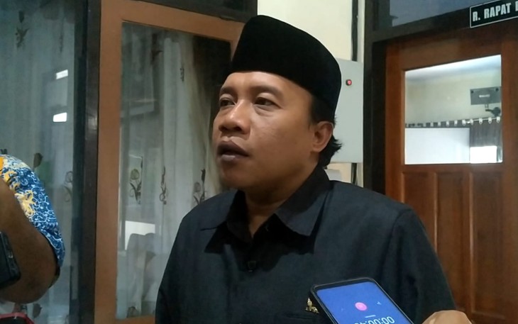 Doding Rahmadi, Wakil Ketua DPRD Kabupaten Trenggalek, saat dikonfirmasi setelah rapat paripurna, Kamis (23/2/2023)(Foto: Hardi Rangga klikwarta.com).