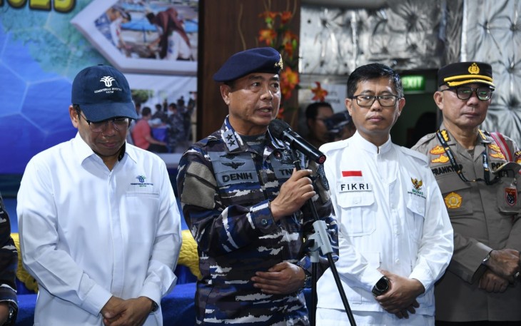  Asisten Operasi Kepala Staf Angkatan Laut (Asops Kasal) Laksda TNI Denih Hendrata, Asisten Potensi Maritim Kasal (Aspotmar Kasal) Mayjen TNI Marinir Markos, Panglima Komando Lintas Laut Militer (Pangkolinlamil) Laksda TNI Edwin, para Pejabat Utama TNI AL, perwakilan dari Kemenkomarves dan Kemenpora. 