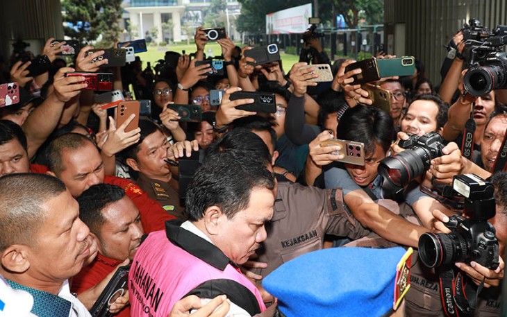 ersangka AQ dilakukan penahanan di Rumah Tahanan Negara Salemba Cabang Kejaksaan Negeri Jakarta Selatan selama 20 hari ke depan terhitung sejak 03 November 2023 s/d 22 November 2023.