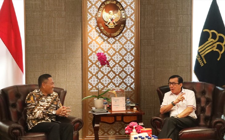 Sekjen Kemhan saat bertemu Menkumham Bahas RUU Pengelolaan Ruang Udara, Jum’at (21/7).