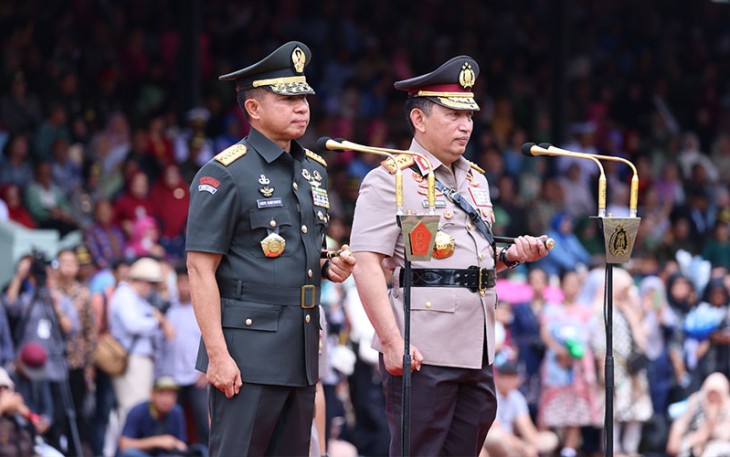 Panglima TNI Jenderal TNI Agus Subiyanto didampingi oleh Kapolri Jenderal Polisi Listyo Sigit Prabowo saat memimpin Upacara Wisuda Prabhatar Akademi TNI dan Akademi Kepolisian Tahun 2023, bertempat di Akademi Militer Magelang, Selasa (28/11/2023).