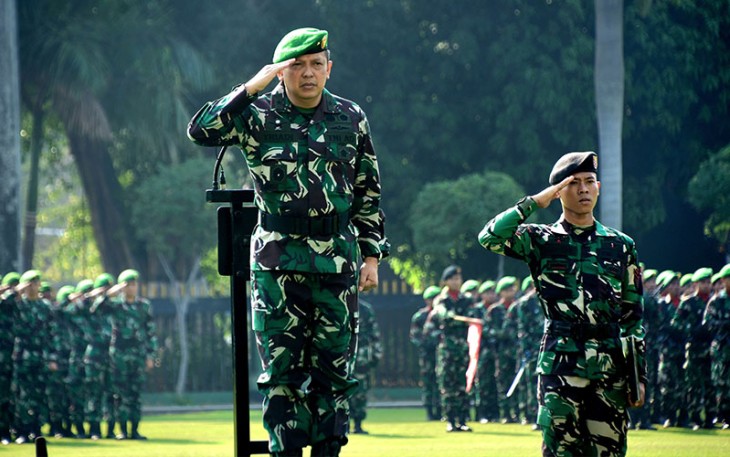 Kodam Jaya menggelar Upacara Bendera Hari Sumpah Pemuda ke-95 Tahun 2023, bertempat di Lapangan Upacara Jayakarta, Makodam Jaya. Sabtu (28/10/2023).