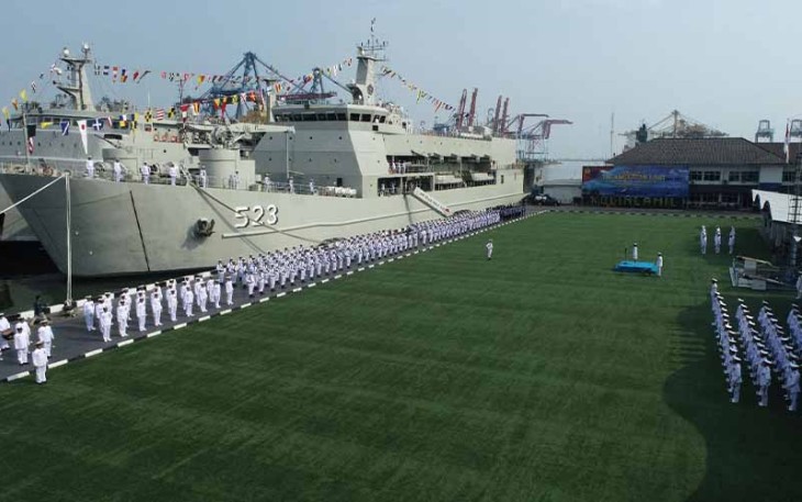Komando Lintas Laut Militer melaksanakan upacara di lapangan Moeljono Silam, Mako Kolinlamil, Tanjung Priok, Jakarta Utara.