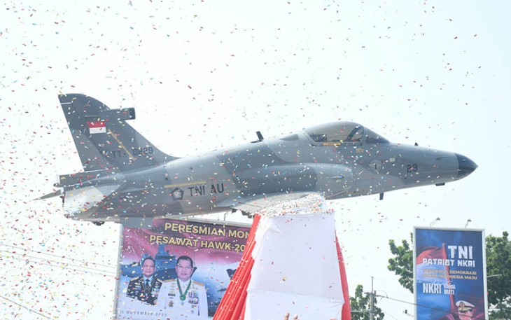 Monumen Pesawat Hawk 200 TT-0029