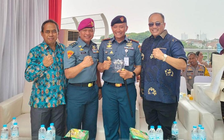 Komandan KRI Teluk Weda-526, Letkol Laut (P) Ricky Tacoma dalam kegiatan Festival Music dan Budaya Anak Indonesia, bertempat di Jakarta Internasional Stadium, Sabtu (9/12).