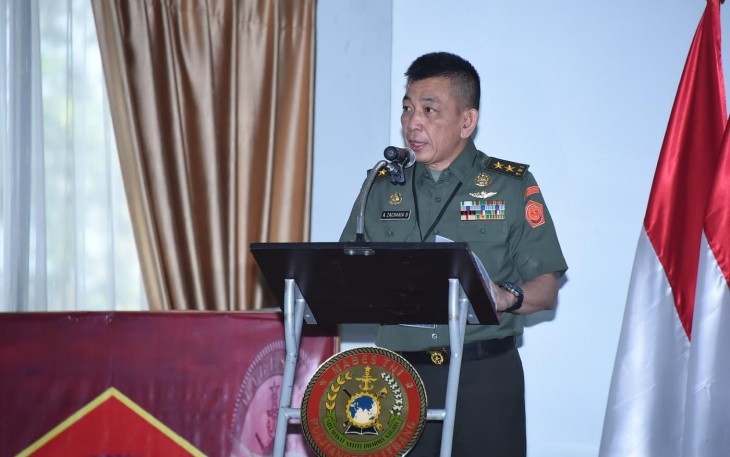 Kapusjianstralitbang TNI Mayjen TNI A. Z.R. Dondokambey, S.E., M.M., saat membuka acara Focus Group Discussion (FGD)