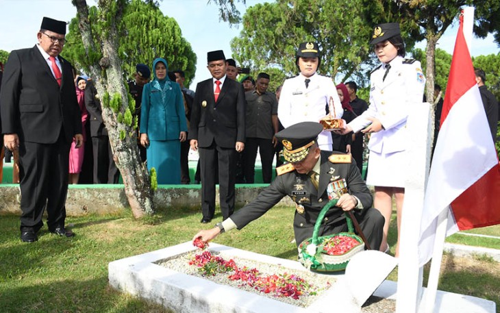 Pangdam I/BB, Mayjen TNI Mochammad Hasan kepada media sesuai ziarah nasional peringatan Hari Pahlawan ke-78 Tahun 2023 di TMP Bukit Barisan, Jl Sisingamangaraja Medan, Jumat pagi (10/11/2023). 