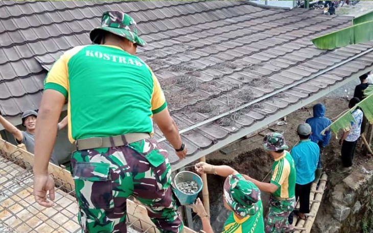 Yonif 330 Kostrad Gelar Karya Bakti Bangun Masjid Ponpes Daarul Mukhtaar