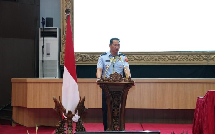 Aspers Panglima TNI Marsda TNI Samsul Rizal, S.I.P., M.Tr.(Han) saat membuka acara Rakorpers TNI TA 2023 bertempat di Aula Gatot Soebroto Mabes TNI, Cilangkap, Jakarta Timur, Rabu (22/2/2023).