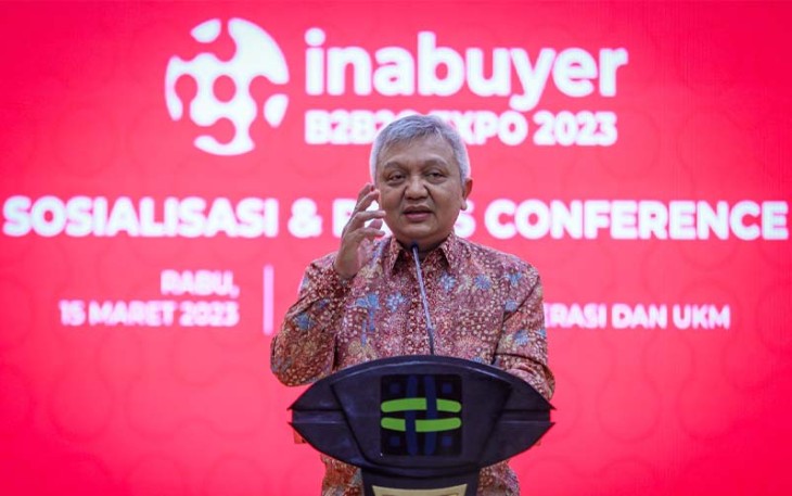 Deputi Bidang UKM KemenKopUKM Hanung Harimba Rachman, mewakili Menteri Koperasi dan UKM, pada acara sosialisasi INABUYER B2B2G Expo 2023, di Jakarta, Rabu (15/3).