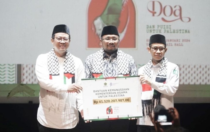 Penyerahan bantuan secara simbolis 