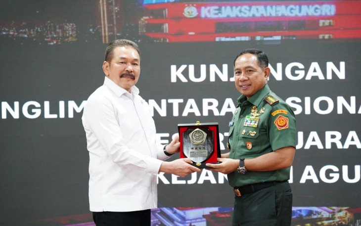 Panglima TNI Jenderal TNI Agus Subiyanto, M.Sc dan Jaksa Agung RI Prof. Dr. H. Burhanuddin, SH., M.M.