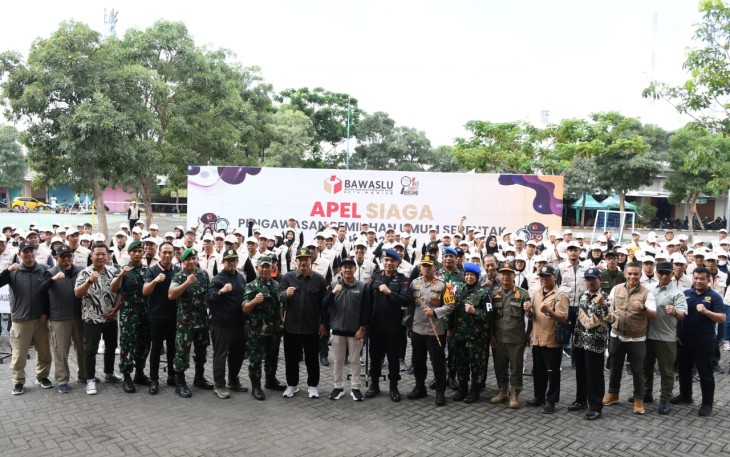 Kasdim 0803/Madiun Mayor Inf Tommy Fedy Anugerahan mewakili Dandim 0803/Madiun Letkol Inf Meina Helmi mengikuti Apel Siaga Pengawasan Tahapan Pemilu 2024 di GOR Wilis Kota Madiun JI. Parikesit, Kel. Kartoharjo, Kec. Kartoharjo, Kota Madiun, Sabtu (10/02/2024)