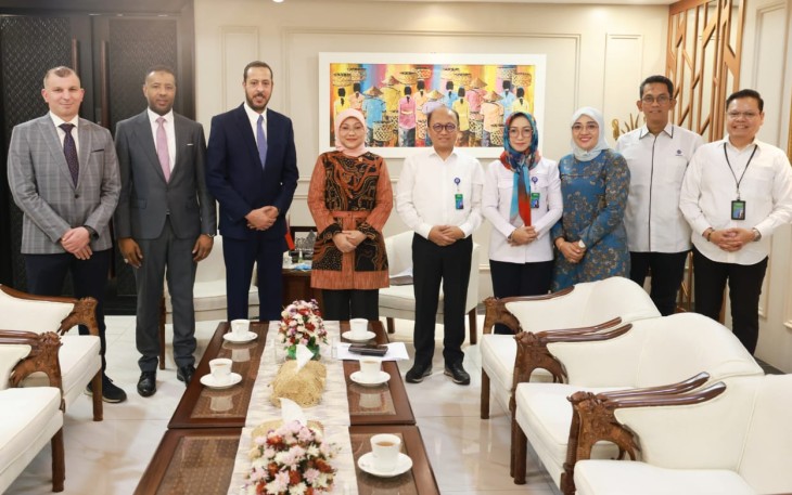 Menaker Ida Fauziah bersama delegasi Persatuan Emirat Arab