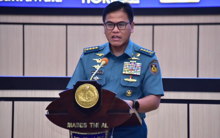  Kepala Staf Angkatan Laut (Kasal) Laksamana TNI Dr. Muhammad Ali saat memimpin acara Peringatan Tahun Baru Islam 1446 H/2024 M bertempat di Auditorium Denma Mabesal, Cilangkap, Jakarta Timur, Senin (15/07)