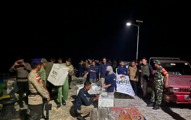  Polres Natuna Kawal Ketat Logistik Pemilu Selama 2 Hari di Perjalanan Menuju PPK Subi