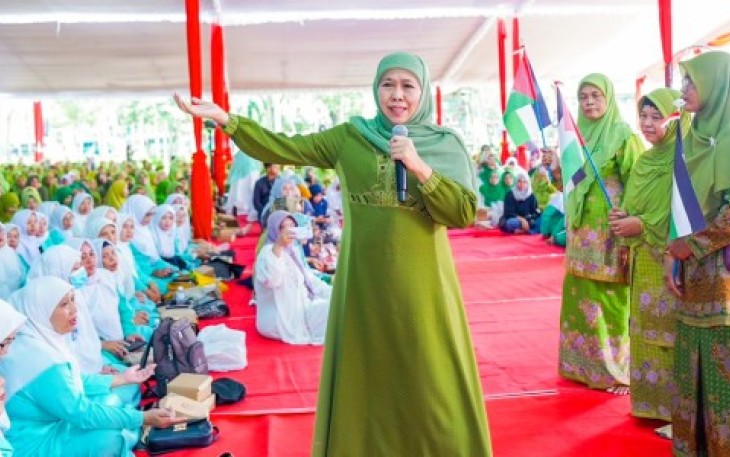 Ketum PP Muslimat NU, Khofifah Indar Parawansa pada acara peringatan Harlah ke-78 Muslimat NU di Kab. Malang