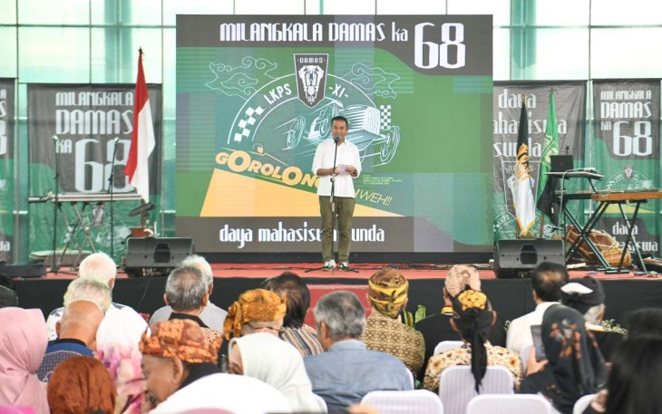 Pj Gubernur Jabar Bey Machmudin 