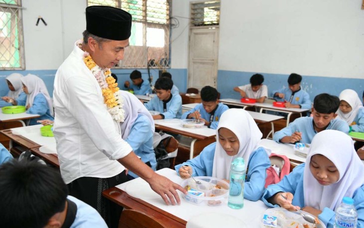 Pj Gubernur Jabar Bey Machmudin 