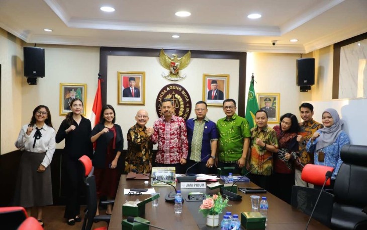 JAM-Pidum Prof Dr Asep Nana Mulyana Menerima Audiensi Indonesia Ocean Justice Initiative Bahas Penegakan Hukum Lingkungan Hidup dan Kelestarian Hutan Mangrove