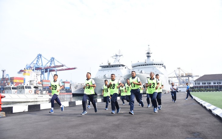 Prajurit Kolinlamil Laksanakan Samapta bagi Calon Siswa Diktuba TNI AL