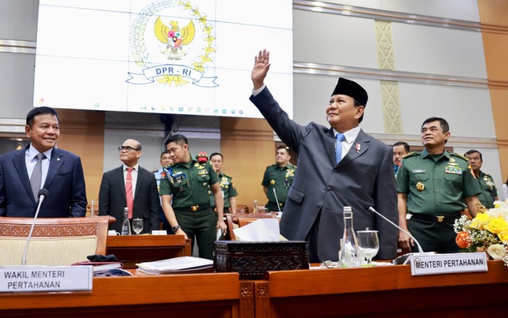 Menhan Prabowo Hadiri Rapat Kerja Bersama Komisi I DPR RI
