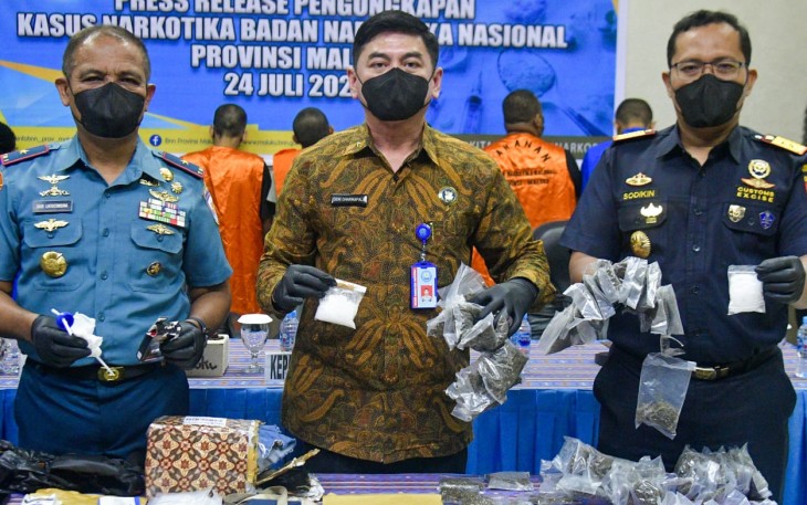 TNI AL dan BNNP Maluku Ungkap Jaringan Peredaran Narkoba