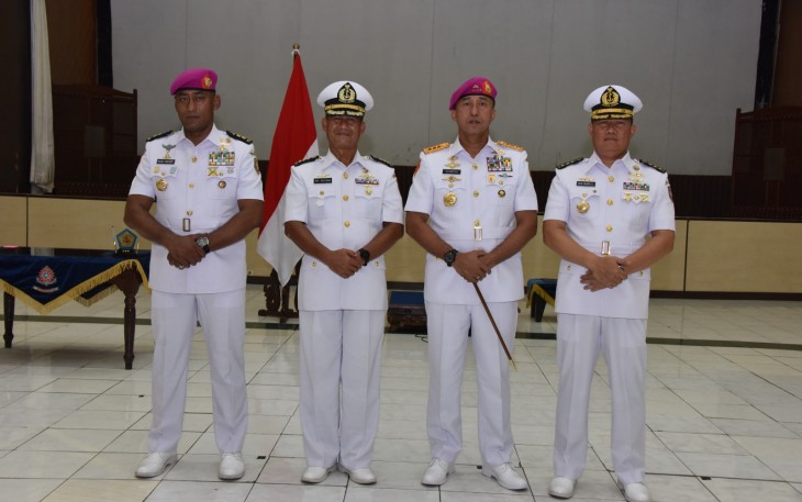 Komandan Kodiklatal (Dankodiklatal), Letjen TNI Marinir Nur Alamsyah memimpin pergantian dua jabatan strategis Kodiklatal dalam acara Serah Terima Jabatan (Sertijab) Koordinator Staf Administrasi (Koorsmin) Kodiklatal, dan Pengukuhan Jabatan Kepala Keuangan Wilayah (Ka Kuwil) Kodiklatal, bertempat di Gedung R.E. Martadinata Kodiklatal, Bumimoro Surabaya, Rabu (10/01/2024)