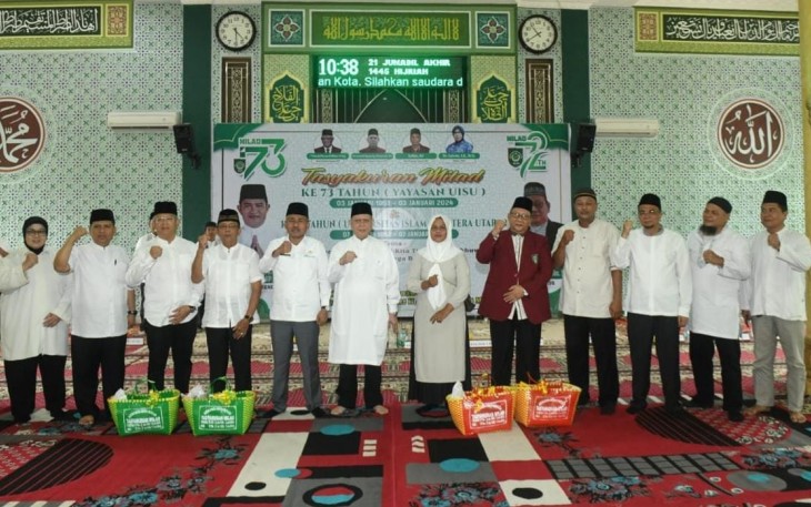 Keluarga Besar Yayasan Universitas Islam Sumatera Utara (UISU) menggelar tasyakuran Milad Yayasan UISU ke-73 dan dirangkai dengan tasyakuran Milad UISU ke- 72, Rabu, 3 Januari 2024, di Mesjid Al Munawarah Kampus UISU SM Raja Medan