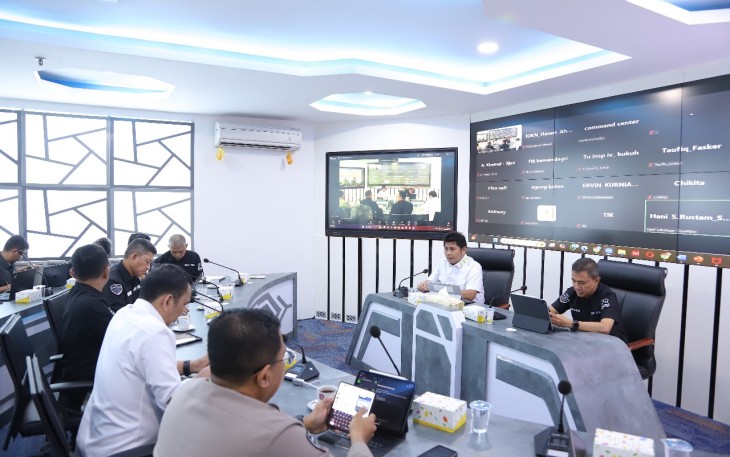 Rapat penting mengenai Integrasi Data Kependudukan Terpusat bersama Divisi Teknologi, Informasi, dan Komunikasi (Div. TIK) Polri di Command Center Ditjen Dukcapil, Gedung B Lantai 2, Jakarta, Rabu (4/9/2024).
