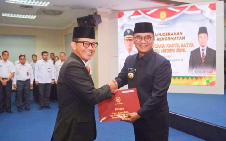 Pj Wali Kota Tanjungpinang terima tanda kehormatan Satyalancana Karya Satya