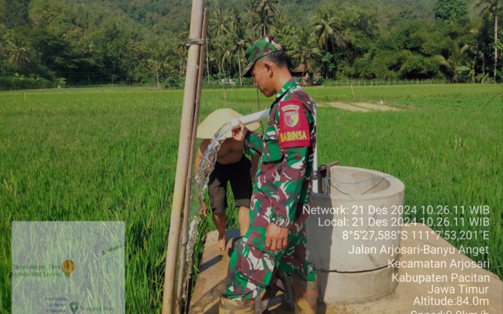 Babinsa Koramil 0801/03 Arjosari Dampingi Kegiatan Pompanisasi di Desa Binaan